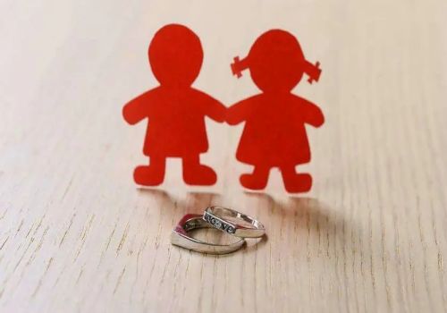 泉州出轨取证：怀孕了男朋友不管可以告他吗